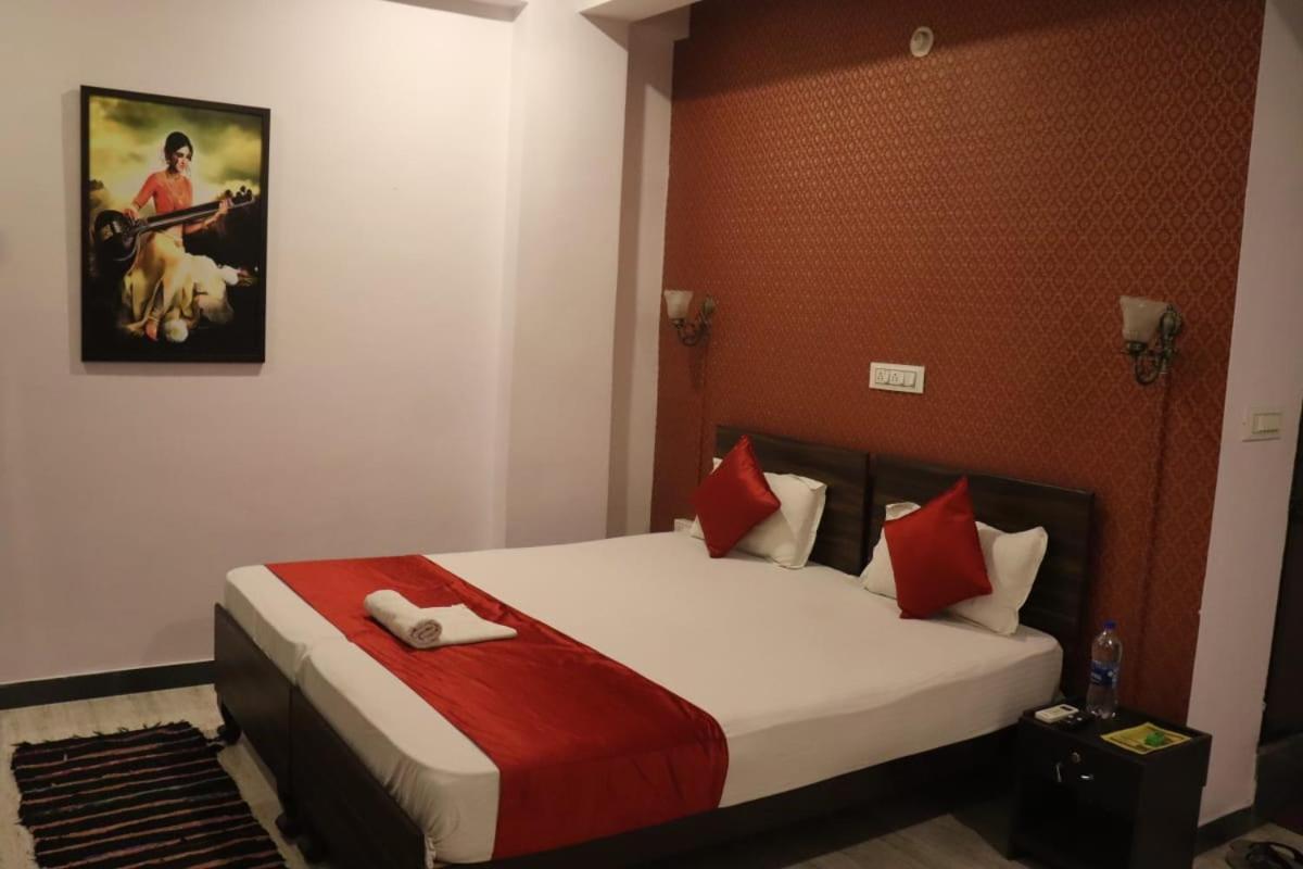 אודייפור Hotel Shiv Palace מראה חיצוני תמונה