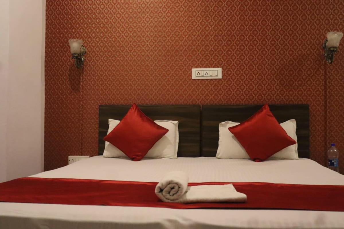 אודייפור Hotel Shiv Palace מראה חיצוני תמונה