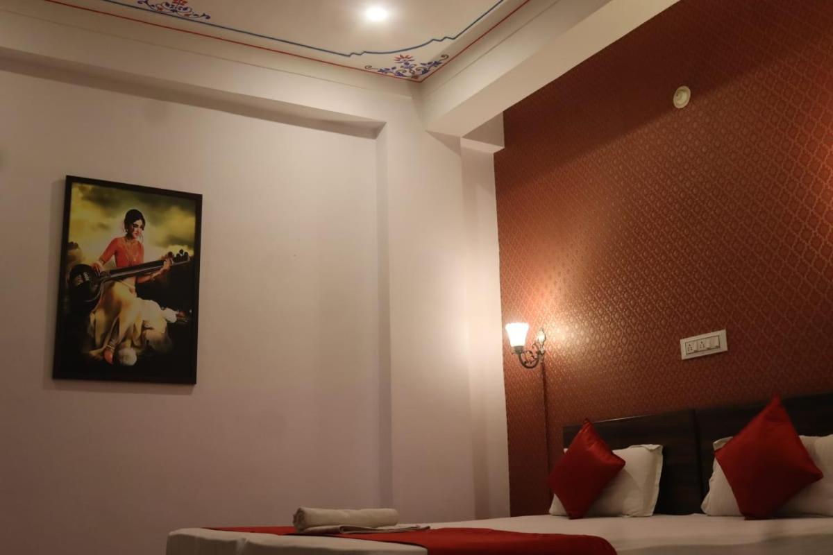 אודייפור Hotel Shiv Palace מראה חיצוני תמונה