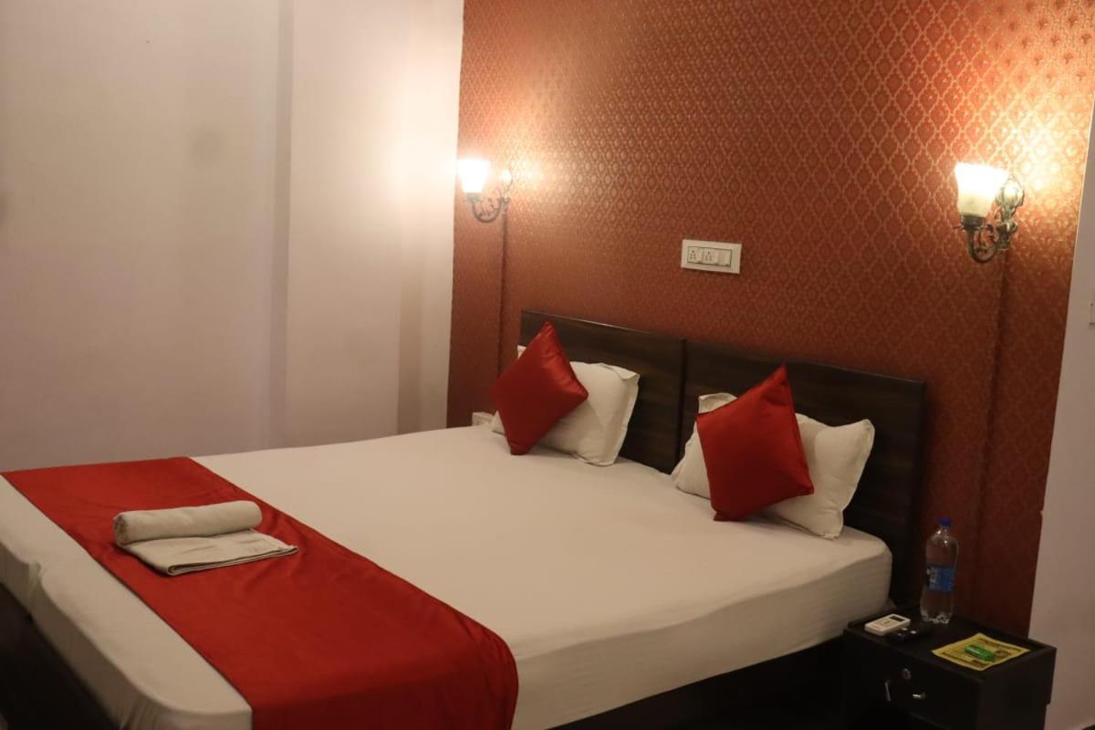 אודייפור Hotel Shiv Palace מראה חיצוני תמונה