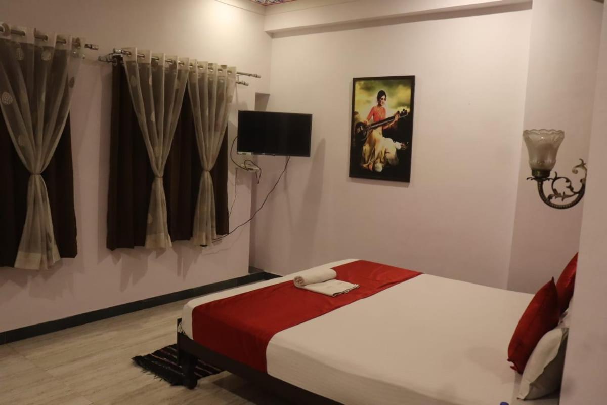 אודייפור Hotel Shiv Palace מראה חיצוני תמונה