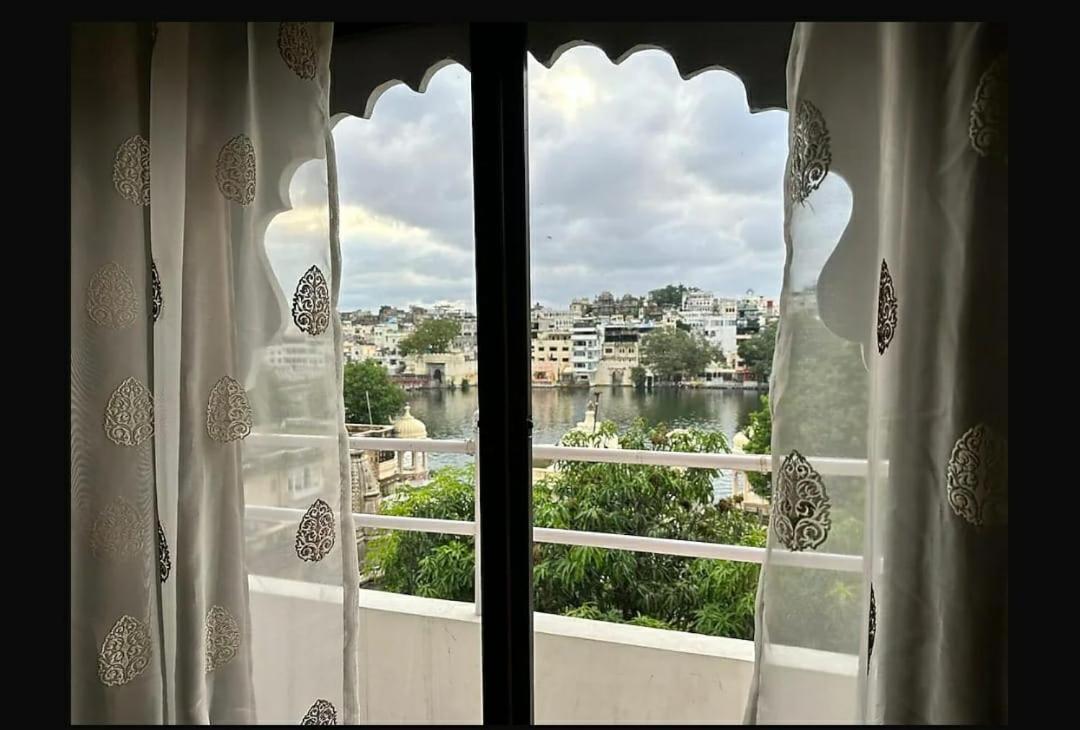 אודייפור Hotel Shiv Palace מראה חיצוני תמונה