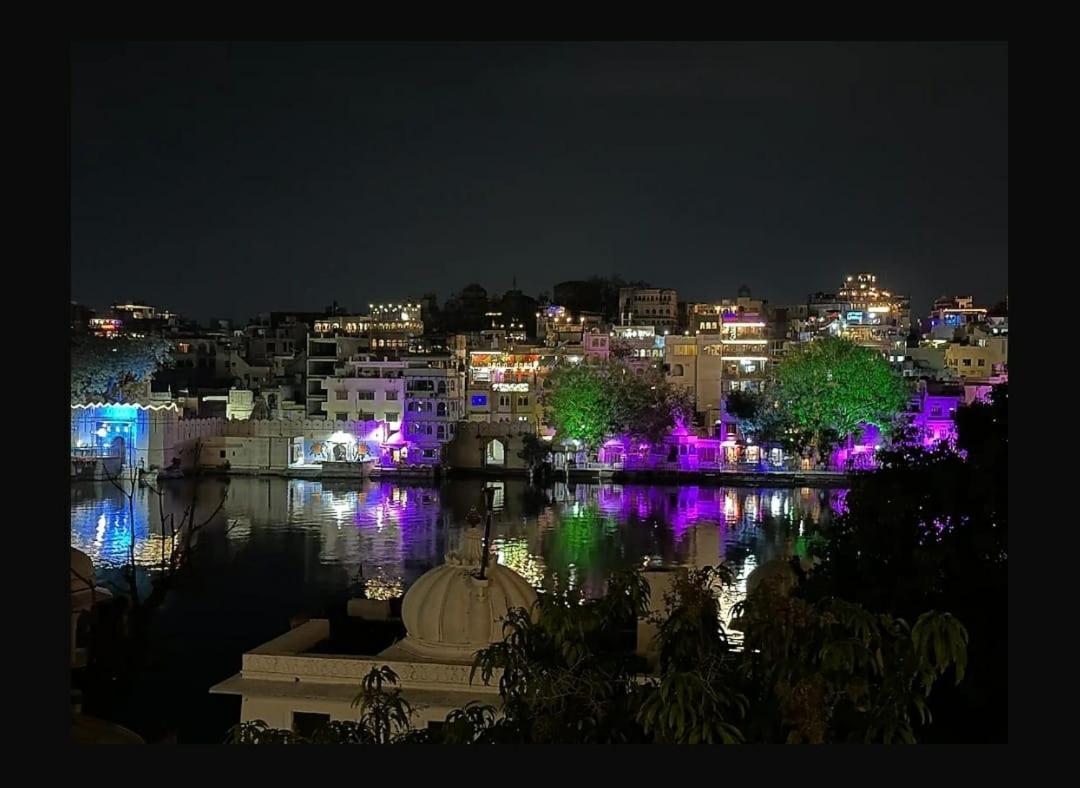 אודייפור Hotel Shiv Palace מראה חיצוני תמונה