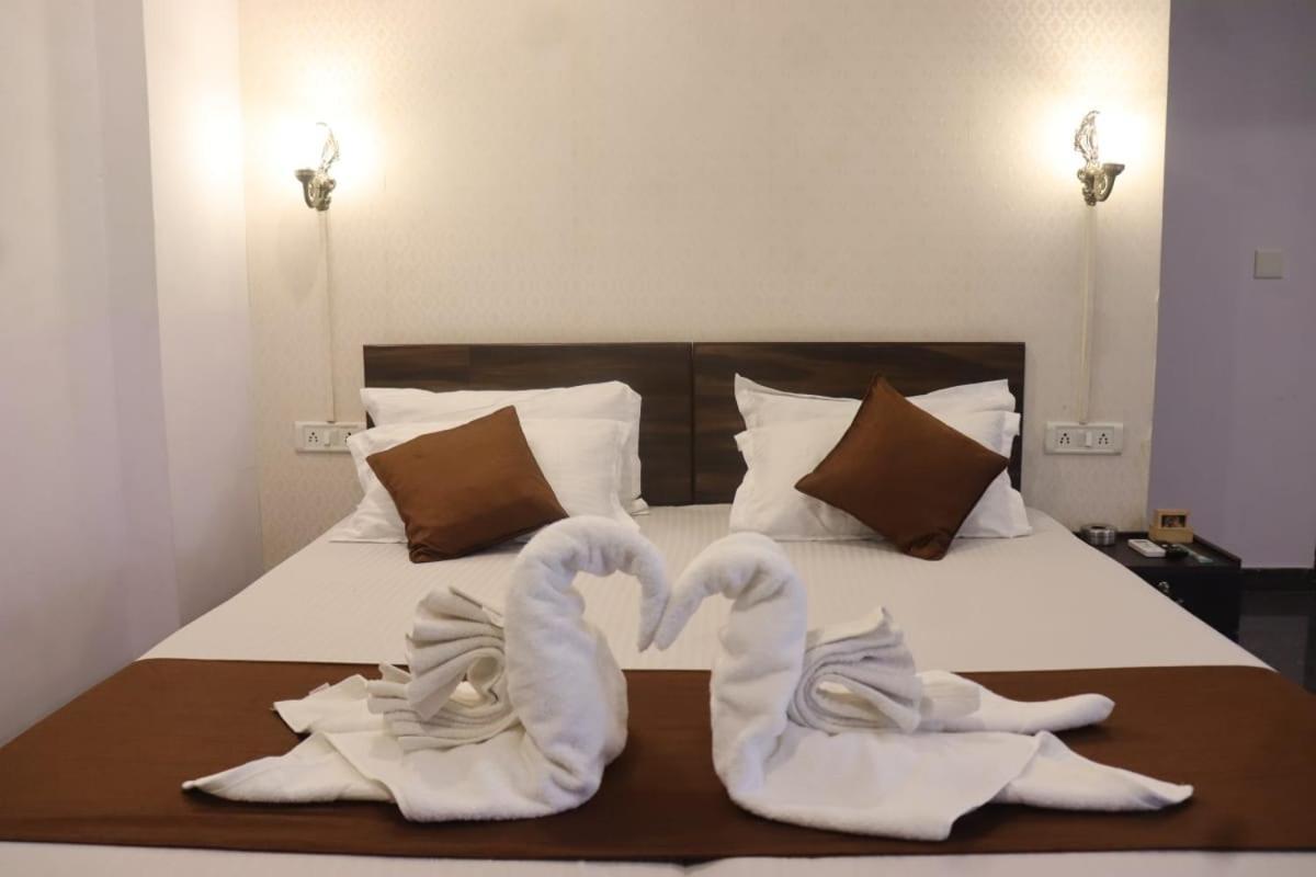 אודייפור Hotel Shiv Palace מראה חיצוני תמונה