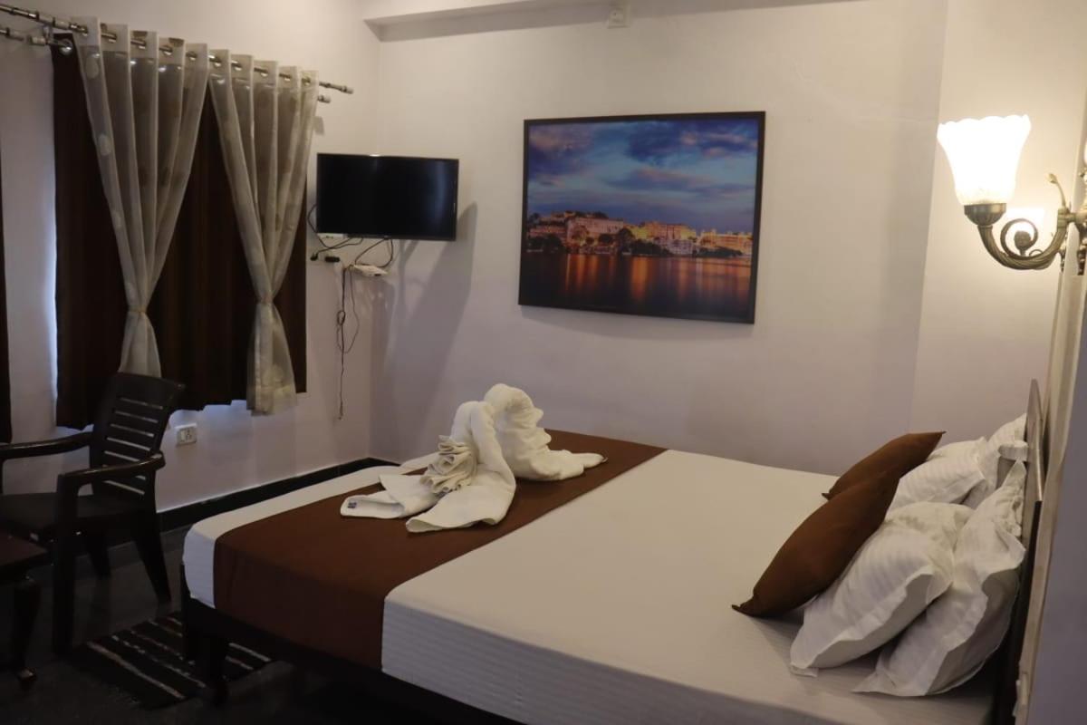 אודייפור Hotel Shiv Palace מראה חיצוני תמונה