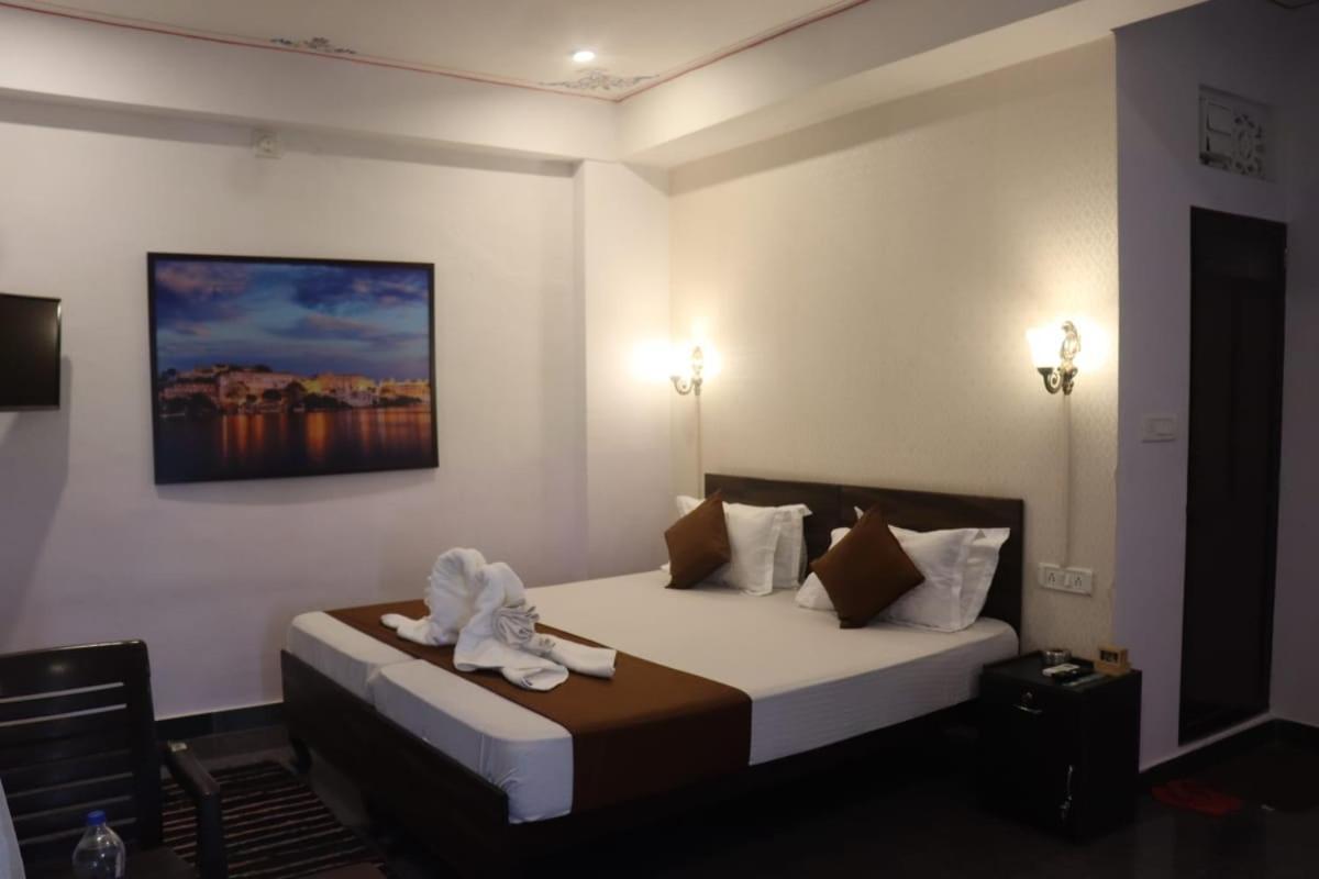 אודייפור Hotel Shiv Palace מראה חיצוני תמונה