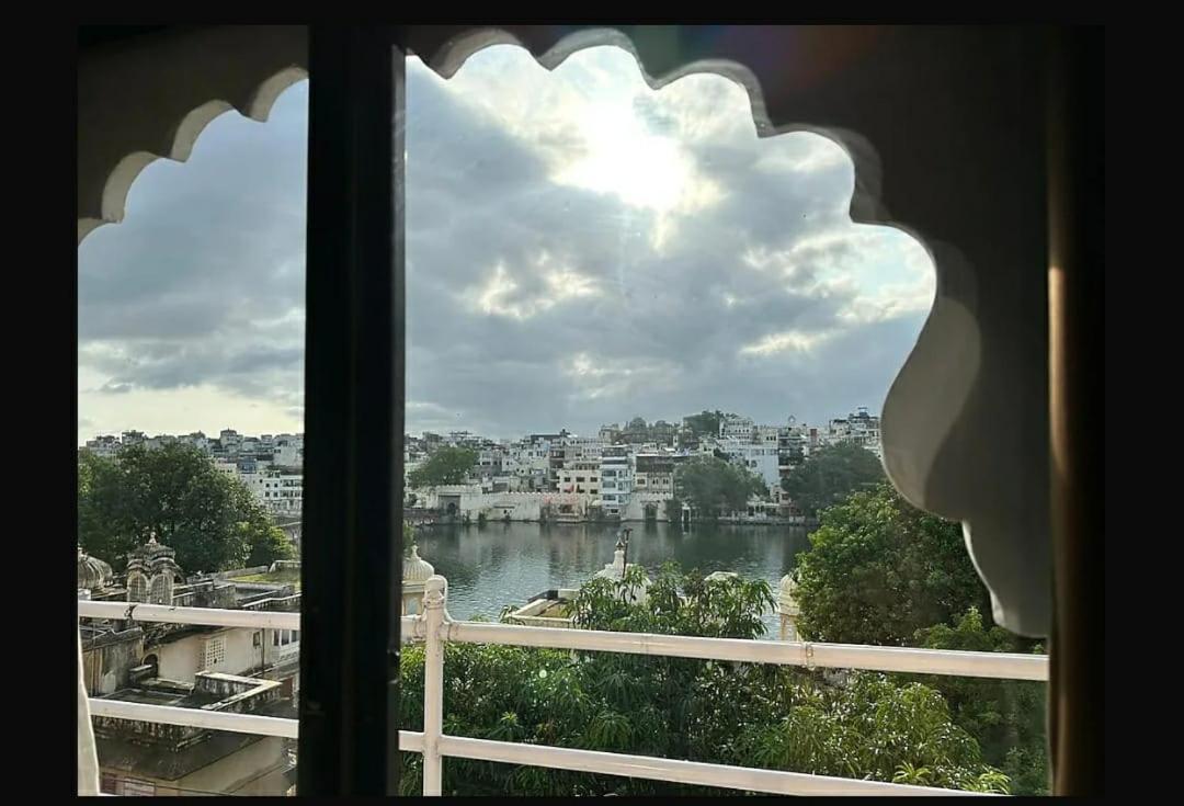 אודייפור Hotel Shiv Palace מראה חיצוני תמונה
