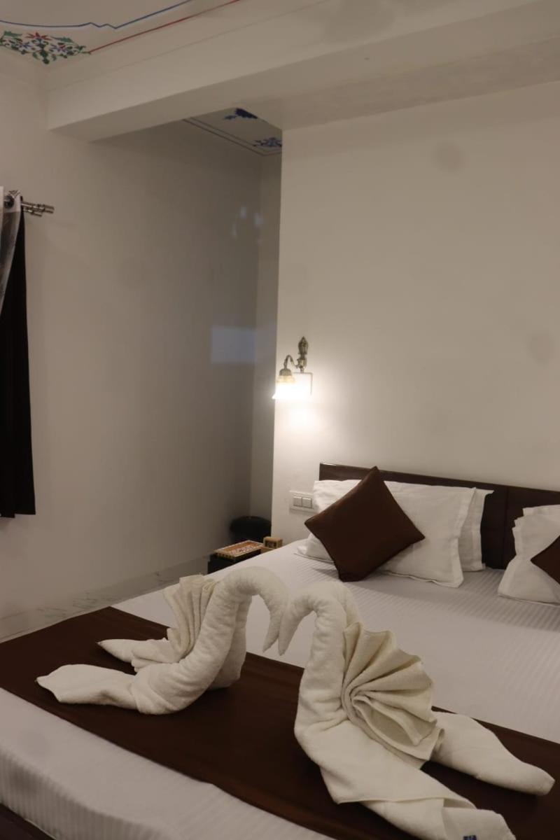 אודייפור Hotel Shiv Palace מראה חיצוני תמונה