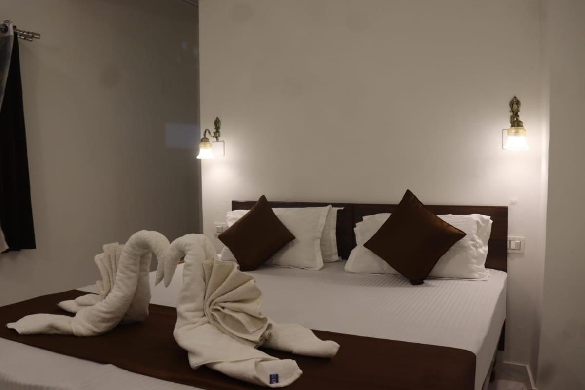 אודייפור Hotel Shiv Palace מראה חיצוני תמונה