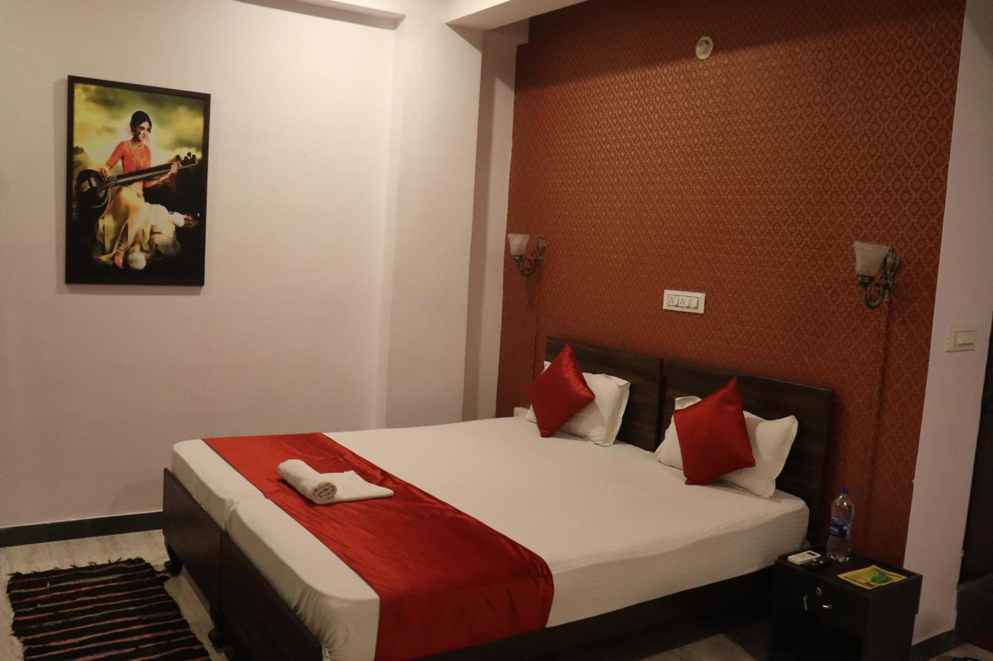 אודייפור Hotel Shiv Palace מראה חיצוני תמונה