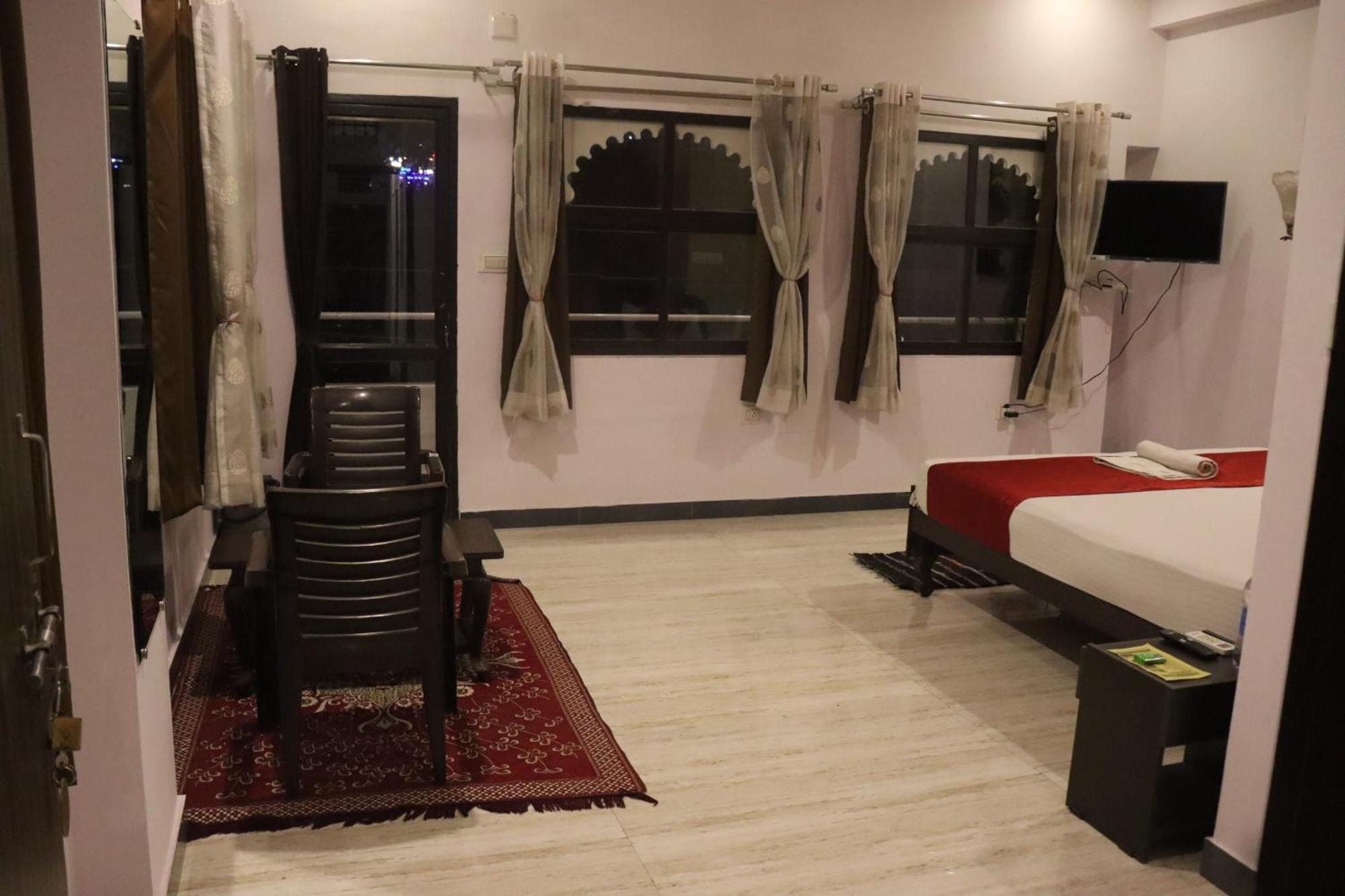 אודייפור Hotel Shiv Palace חדר תמונה