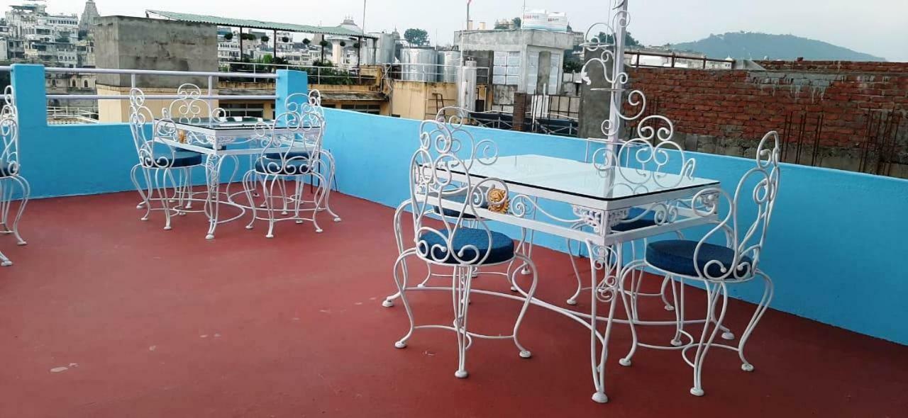 אודייפור Hotel Shiv Palace מראה חיצוני תמונה