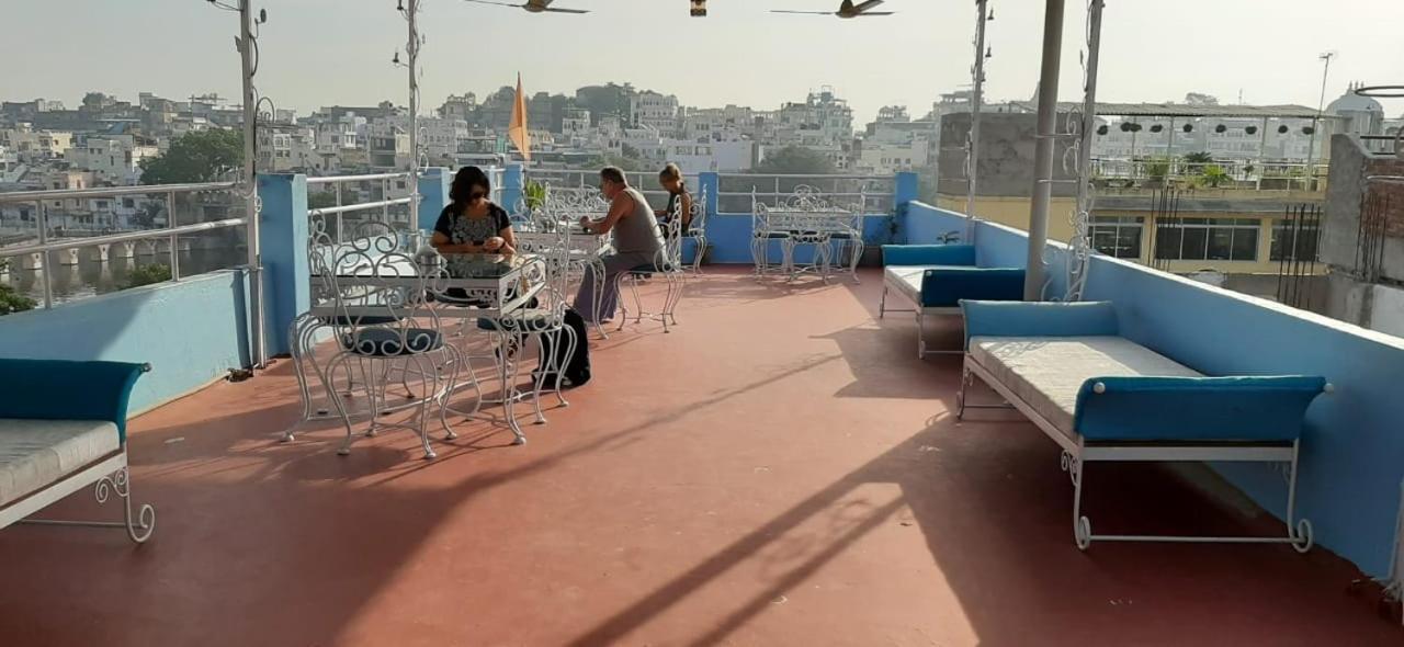 אודייפור Hotel Shiv Palace מראה חיצוני תמונה